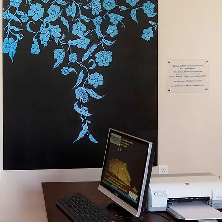 Center Square מלון 3*