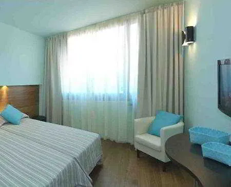 מלון Center Square 3*