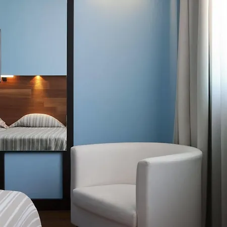 Center Square Hotel 3*