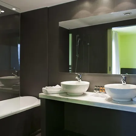 Center Square Hotel 3*