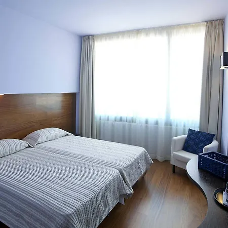 Center Square Hotel 3*