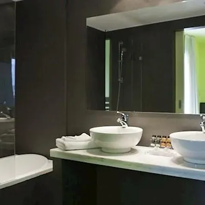Center Square Hotel 3*